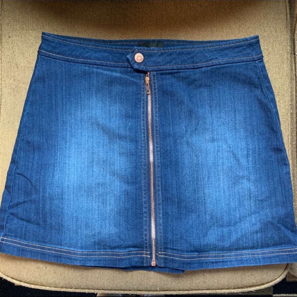 Set of 2 denim mini skirts. Size 11
